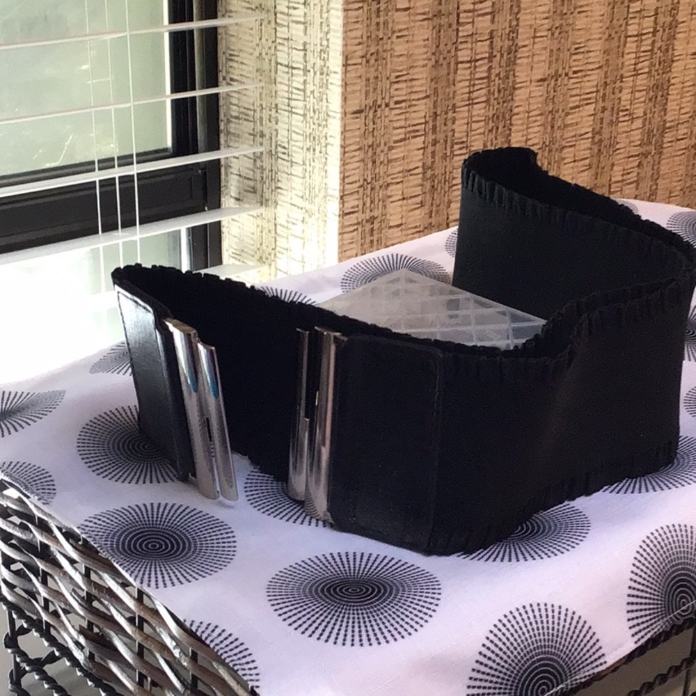 WIDE BLACK ELASTIC BELT WITH SCALLOPED EDGES - Picture 3 of 4